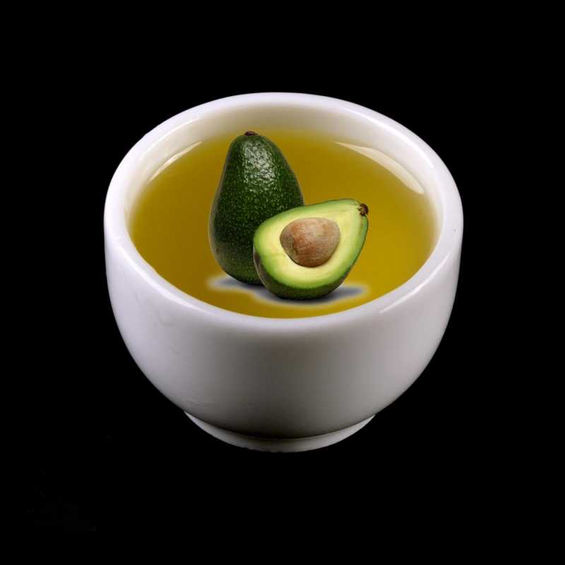 Avokádový olej se získává lisováním plodů avokáda.
Rafinovaný znamená, že prošel procesem, při kterém byl zbaven svého aroma a barvy. Rychle se