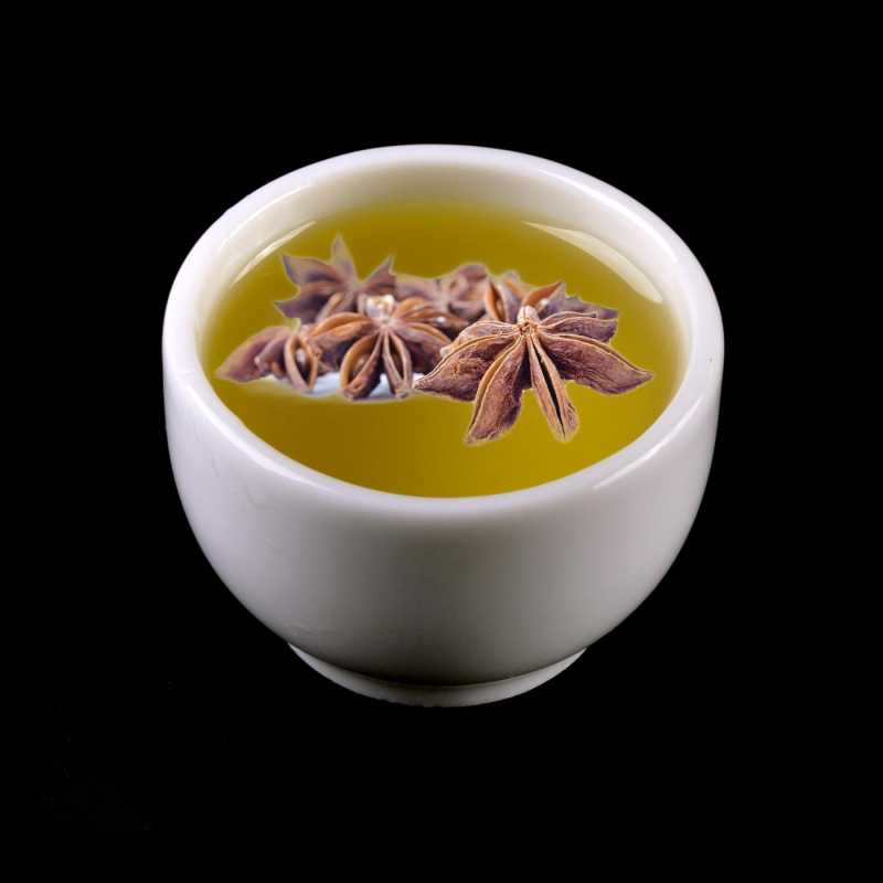 Esenciální olej Badián je vyroben parní destilací plodů rostliny s botanickým názvem Anýzovec pravý, Illicium verum. Má teplou kořeněnou vůni , ty
