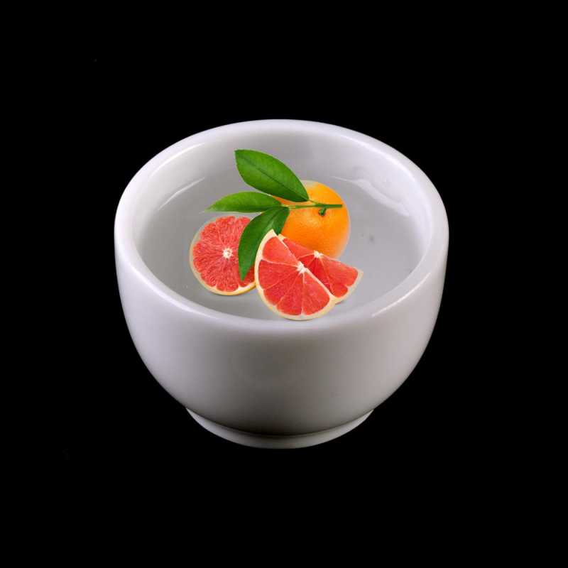 Červený pomeranč nebo také bloody orange (citrus sinensis) poskytuje esenciální olej s intenzivnější citrusovou vůní než mají ostatní pomerančov
