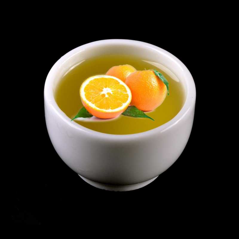 Esenciální olej z mandarinky byl vyroben extrakcí za studena kůry ze zralého ovoce mandarinky Citrus Reticulata. Mandarinka pochází z jihovýchodní Asie