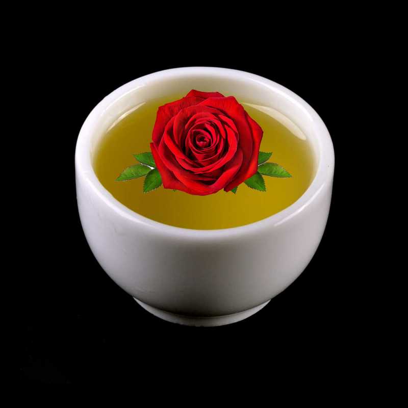 Esenciální olej z růže damascénské patří mezi velmi vzácné a cenné esenciální oleje. Vyrábí se parní destilací růžových lupínků, které mu