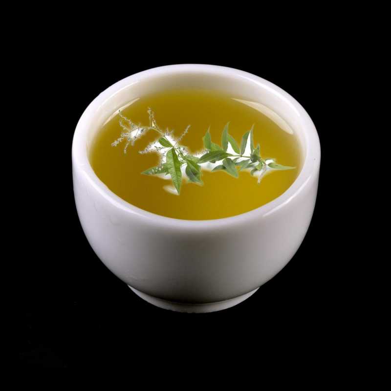 Verbena jerostlina se silnou citrusovou vůní . Používá se v kosmetice i v potravinářském průmyslu. Díky vysokému obsahu citralu má silné antispetic