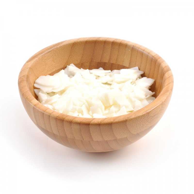 Sójový vosk GoldenWax 494 je přírodní sójový vosk. Vosk je vyroben ze sójových bobů , které jsou GMO, v samotném vosku však GMO není přítomno (j