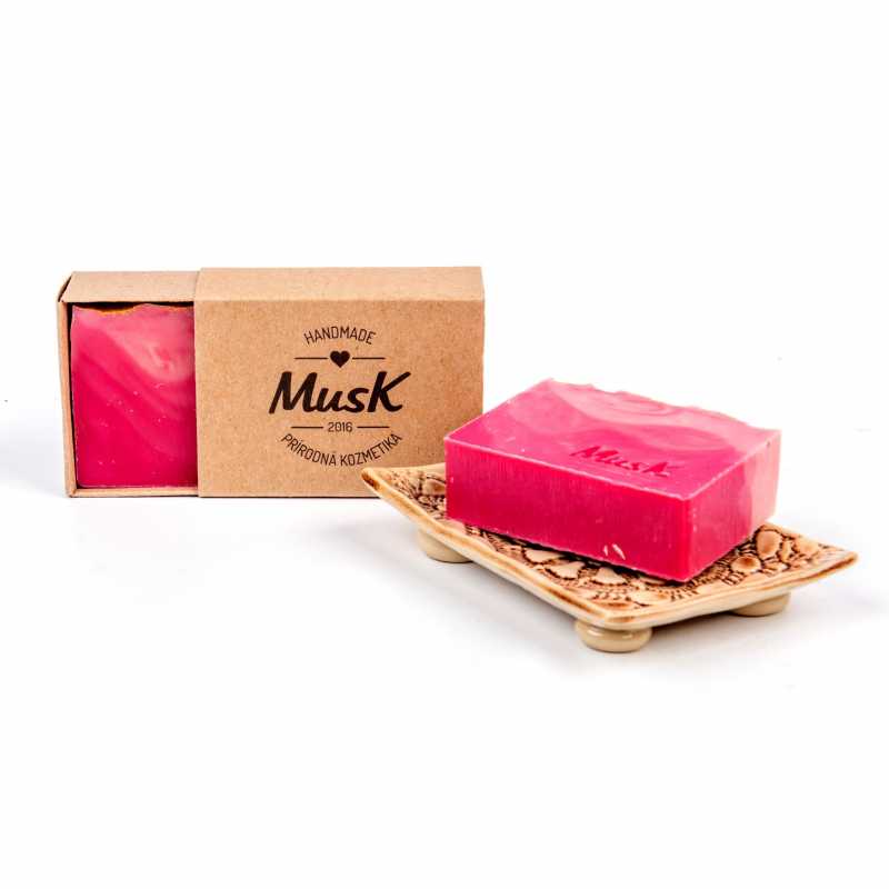 Mýdlo v kombinaci růžových odstínů s ombré efektem na povrchu poprášené zlatým barvivem.
Květinová hostina je přírodní, ručně vyráběné mý