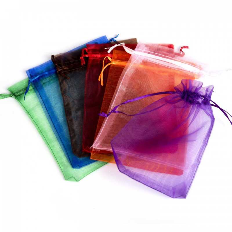 Organzový sáček z měkké lesklé průhledné látky lze použít jako dárkové balení pro vaše ručně vyráběné výrobky. Slouží také k balení byl