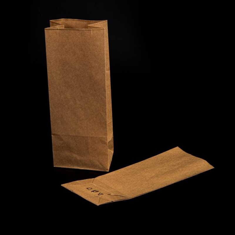 Hnědý silný jednovrstvý papírový sáček s obdélníkovým dnem.
Vyrobeno z hnědého kraftového papíru 80gr/m2, vhodné jako alternativa k plastovým 