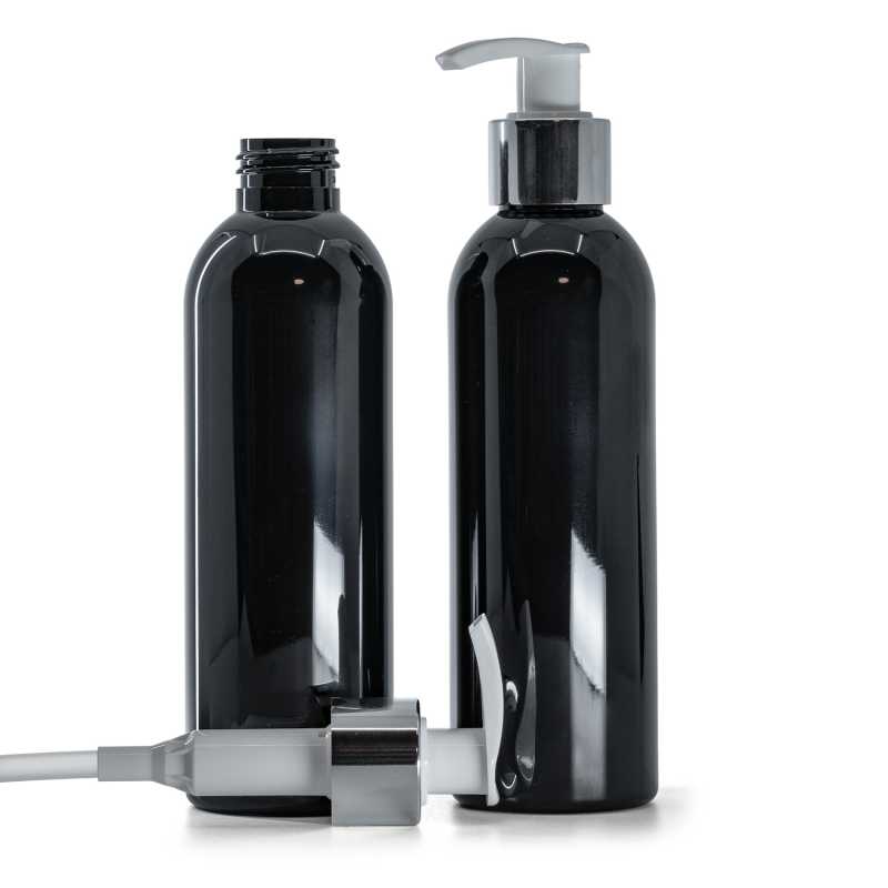 Černá lesklá plastová láhev, bílá dávkovací pumpa s lesklým stříbrným kroužkem, 200 ml