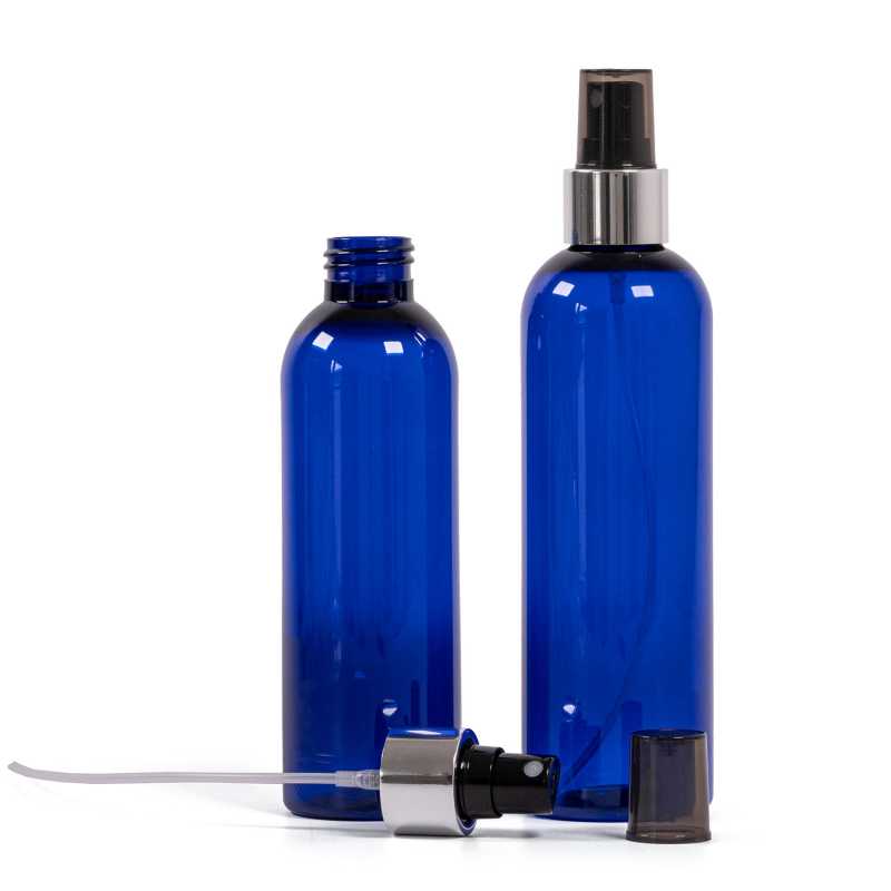 Plastová láhev modrá, černý rozprašovač, stříbrná lesklá obruč, 250 ml