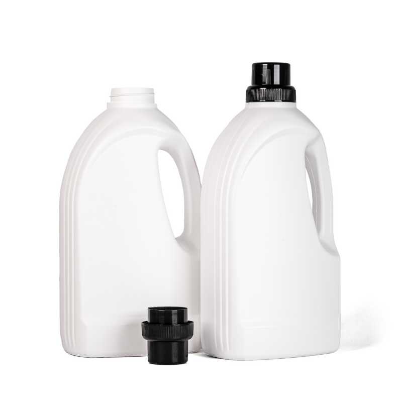 Plastová láhev na aviváž, bílá 1,5 l, černý uzávěr