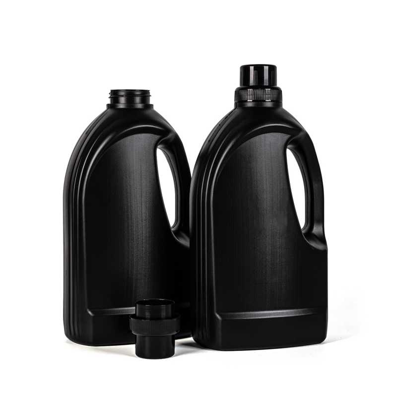 Plastová láhev na aviváž, černá, černý uzávěr, typ 2, 1,5 l