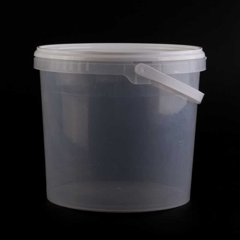 Bílý plastový kbelík s rukojetí o objemu 5700 ml vhodný pro skladování pevných i tekutých látek. Kbelík má potravinářský certifikát.Výška s v