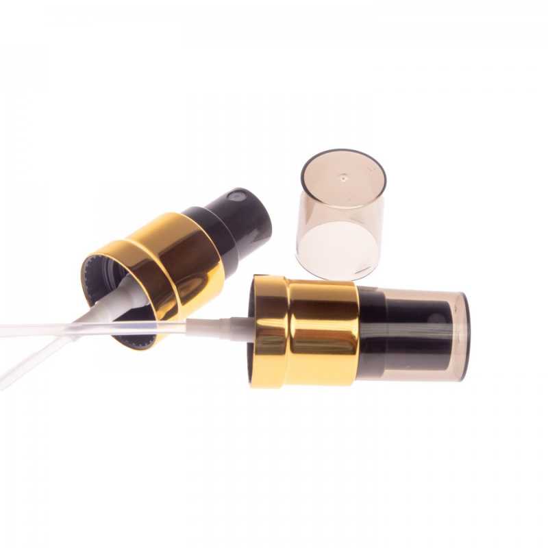 Černo-zlatý plastový rozprašovač s průhledným kouřovým uzávěrem, vhodný pro lahvičky s průměrem hrdla 18 mm.Hrdlo: 18/415Délka hadičky: 115 mmD