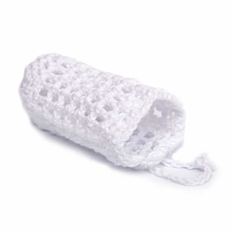 Ručně háčkovaná síťka na mýdlo ze 100% bavlny. V případě potřeby doporučujeme prát při teplotě Max. 40°C.