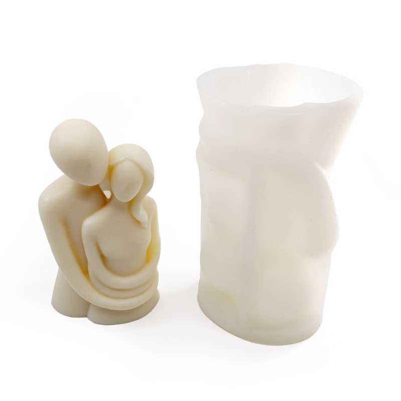 Silikonová forma na svíčky ve tvaru dvou postav - pár. Zalévejte ji vosky, které jsou určeny pro samostojící svíčky. Silikonové formy jsou velmi ohe