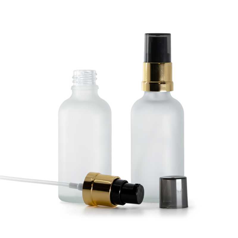 Skleněná lahvička, průhledná matná, černo-zlatá lesklá pumpička s dýmovým krytem, 50 ml