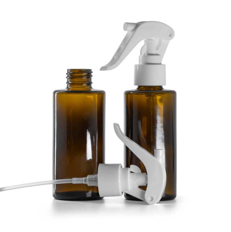 Skleněná jantarová lahvička, rovné hrdlo, 24 mm, bílý rozprašovač, 100 ml