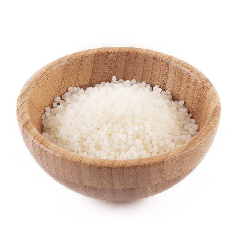 Sójový vosk KeraSoy Container 4130 je přírodní sójový vosk. Vosk je vyroben ze sójových bobů , které jsou GMO, v samotném vosku však GMO není př