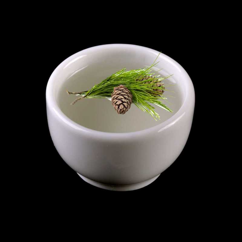 Léčivá jemná vůně Japonského cedru Sugi je tvořena vůní jehličí, teakového kořene, teplé vanilky a mechu. Vonný olej neobsahuje ftaláty. Obsah 