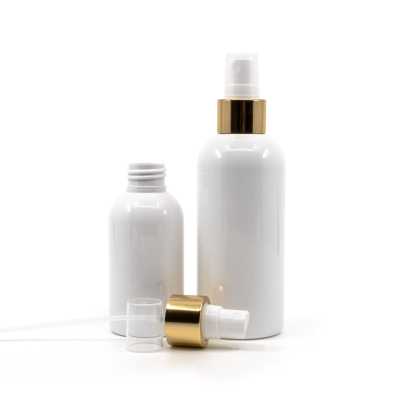 Plastová láhev bílá, bílý rozprašovač, zlatá lesklá obruč, 200 ml