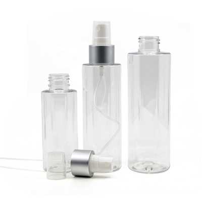 Plastová láhev transparentní, bílý rozprašovač, stříbrná matná obruč, 100 ml