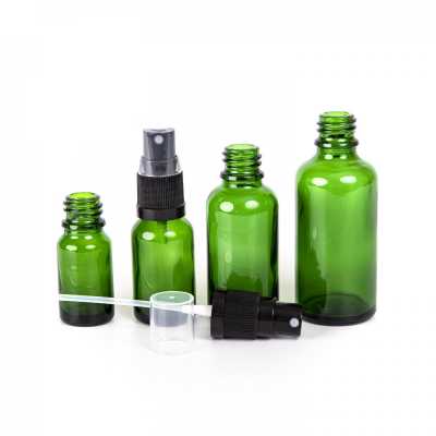 Skleněná lahvička, zelená, černý rozprašovač, 15 ml
