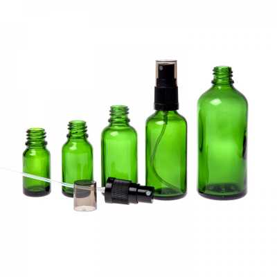 Skleněná lahvička, zelená, černý rozprašovač, kouřový vršek, 100 ml